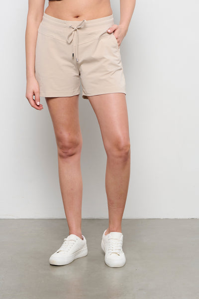 Travel Short Penny Sand | &Co Woman