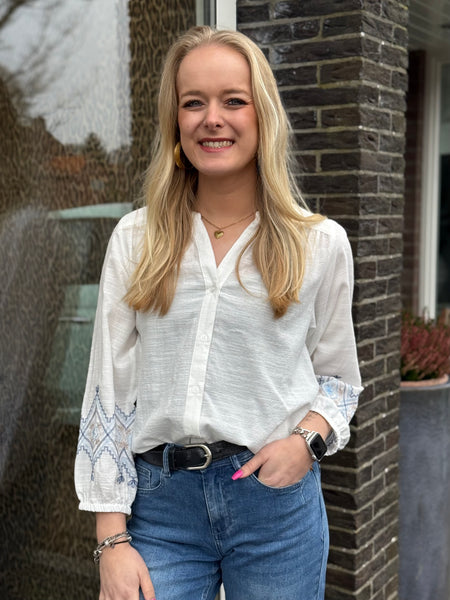 Blouse Emroidery | Red Button